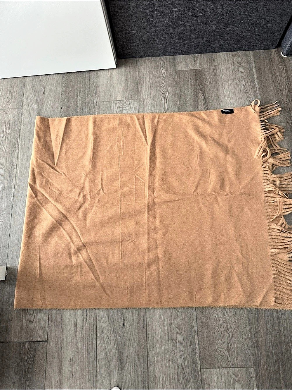 Zara Fringed Scarf in Brown Size Medium Like New